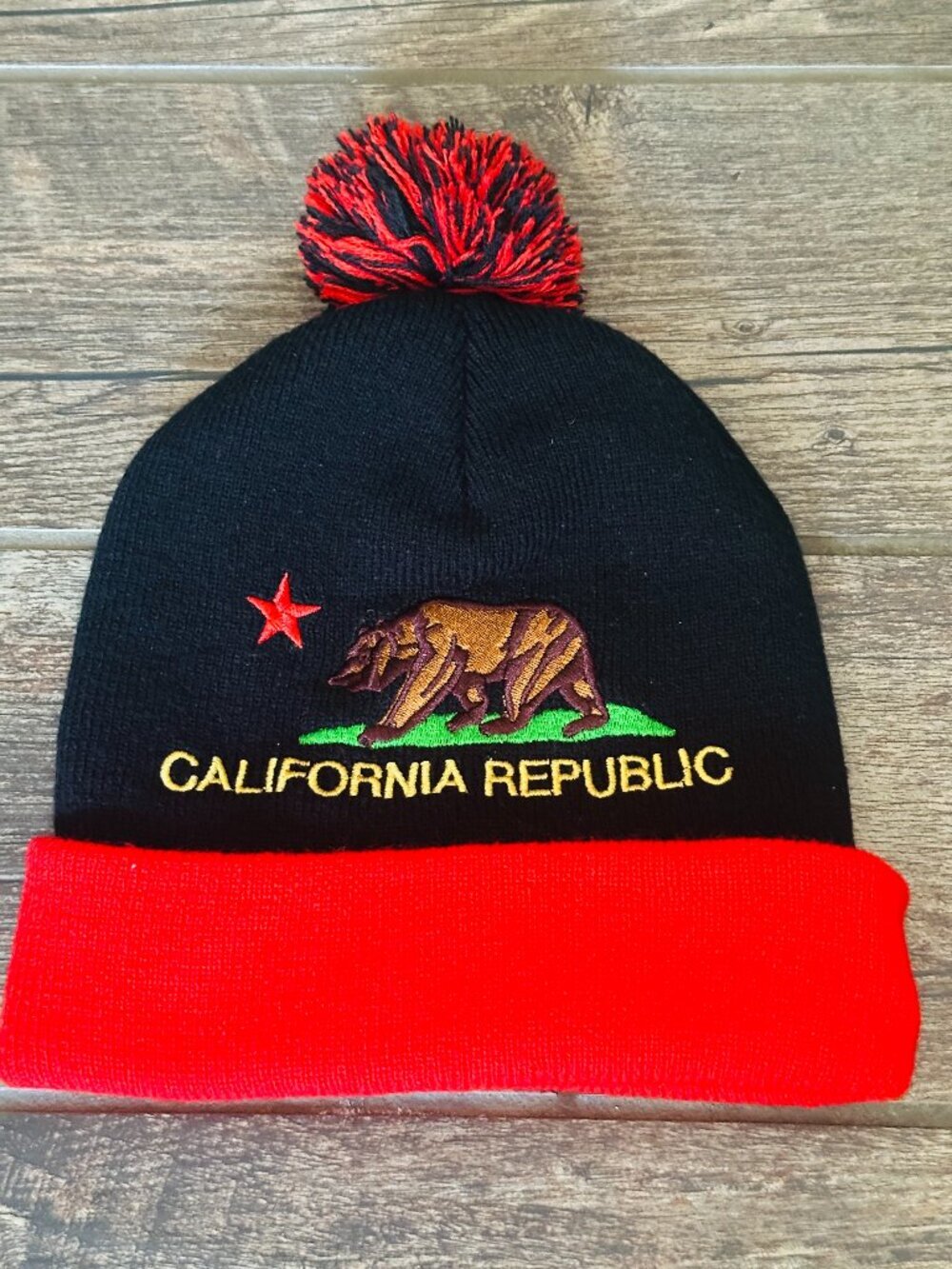 California Republic Knit Beanie Hat Pom Pom Excellent Without Tags SNCO 2005 vtg